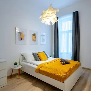 Wave - 3 Bedroom In Center , Budapest Hungary